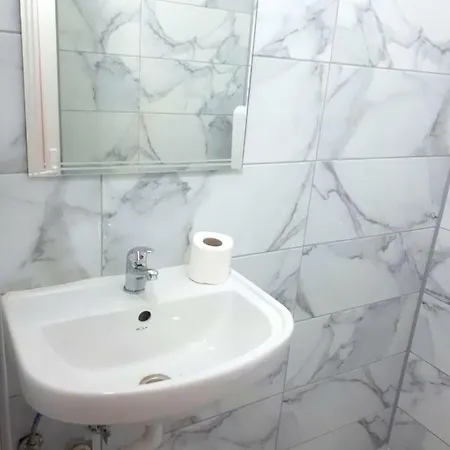 Hostel Edelweiss *