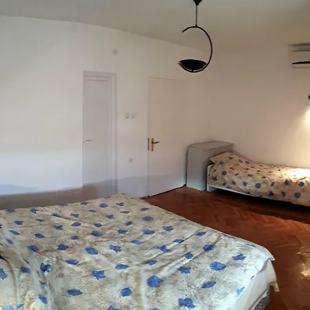 Hostel Edelweiss Stip