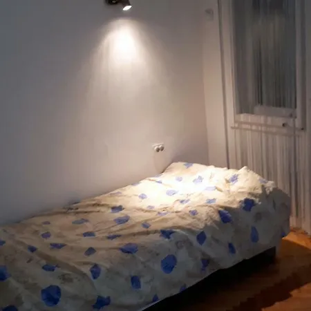 Edelweiss Hostel Stip
